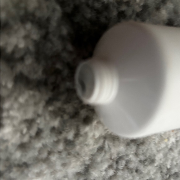 Dr. Brandt Lab Foaming Face Cleanser w Vitamin E
Size: 150ml NIB (sealed) - Picture 2 of 3